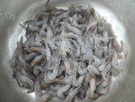 诱人的油炸小河虾做法图解1)
