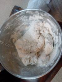 自制花生酱花卷做法图解2)