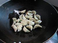 简单健康的韭菜鸡蛋饺子做法图解6)