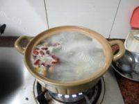 很有营养的红枣乌鸡汤做法图解4)