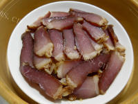 美味酱肉蒸千张做法图解9)