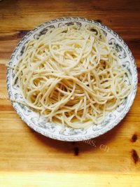 美味的酱油炒面做法图解2)