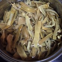 美味的笋干焖肉做法图解1)