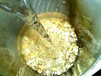 美味早餐薏米豆浆做法图解5)