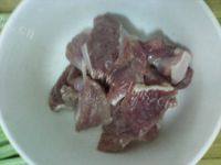 家常菜芹菜肉片做法图解3)