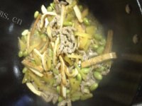 美味的榨菜肉丝做法图解8)