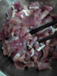 美味的皮蛋瘦肉粥做法图解5)