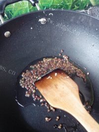 特色美食干煸杏鲍菇做法图解3)