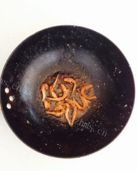 家常小鱼干烧茄子做法图解8)
