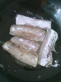 自制香煎带鱼做法图解6)