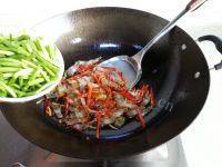 家常菜藜蒿炒腊肉做法图解11)