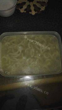 自制水晶猪皮冻做法图解6)