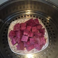 美味的椰香紫薯西米露做法图解2)