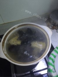 美味的砂锅鸡汤做法图解1)