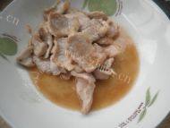 常吃不腻的西兰花炒肉做法图解6)