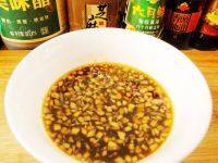 在家做的虾仁炝拌芹菜做法图解2)
