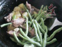 简易版-排骨炖豆角做法图解8)