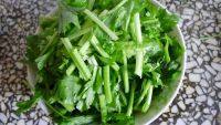美味的香干芹菜做法图解1)
