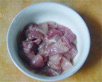特色美食-蒜薹炒肉做法图解2)