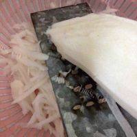 家常菜萝卜炖豆腐做法图解3)