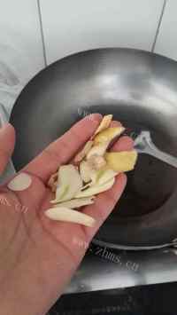 美味的清炒海带丝做法图解2)