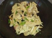家常菜杏鲍菇炒腐竹