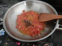 鲜香的西红柿蛋炒饭做法图解9)