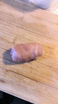 可口的培根芝士鸡肉卷做法图解7)