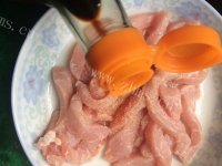 香酥里脊肉做法图解4)