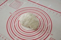 美味的杂粮葱花饼做法图解5)