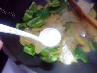 家常菜青椒炒土豆片