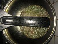 家常菜芹菜回锅肉做法图解8)