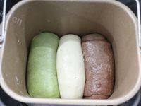 美味三色面包做法图解12)