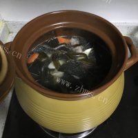 消暑佳品海带胡萝卜猪骨汤做法图解5)