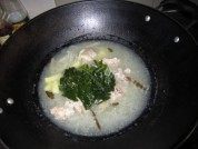 可口的排骨海带汤做法图解5)
