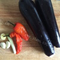 色泽鲜亮的肉末茄子做法图解1)