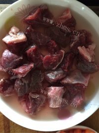 好吃的土豆烧牛肉做法图解1)