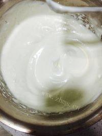 美味的葵花子小蛋糕做法图解3)