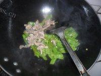 家常菜荷兰豆炒肉丝做法图解5)