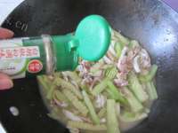 美味的丝瓜炒鱿鱼