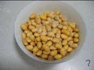 家常菜黄豆猪手汤做法图解1)