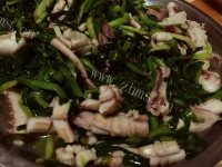 喷香的韭菜炒鱿鱼做法图解6)