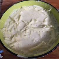 自制土豆煎饼做法图解3)