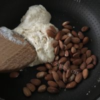 美味的杏仁牛轧糖做法图解6)