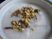 美味的什锦鸡茸菜粥做法图解4)