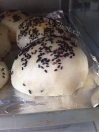 美味的黑芝麻面包做法图解5)