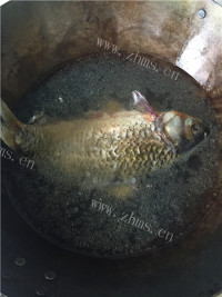 营养的奶香鲫鱼豆腐汤做法图解5)