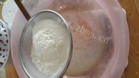 好吃不腻的戚风蛋糕做法图解3)
