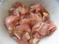 家常菜肉片杏鲍菇做法图解2)