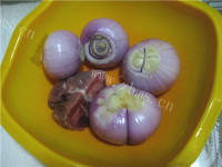 家常菜圆葱炒肉做法图解1)
